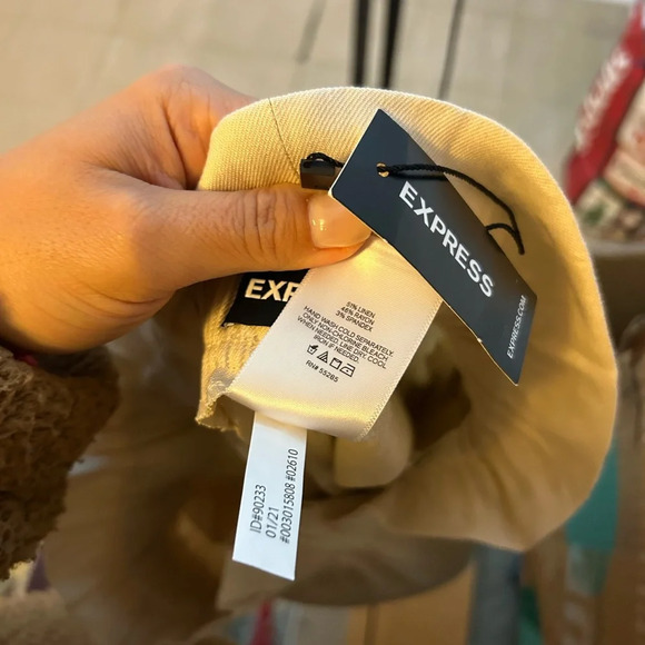 NWT Express Beige Linen Blend Paper Bag Shorts - Picture 3 of 4